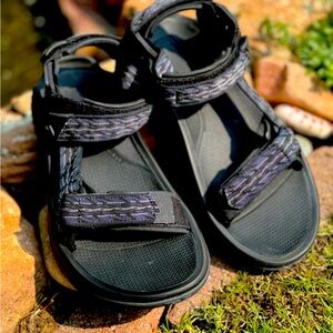 🔥 Brand New Teva Sandals 🔥